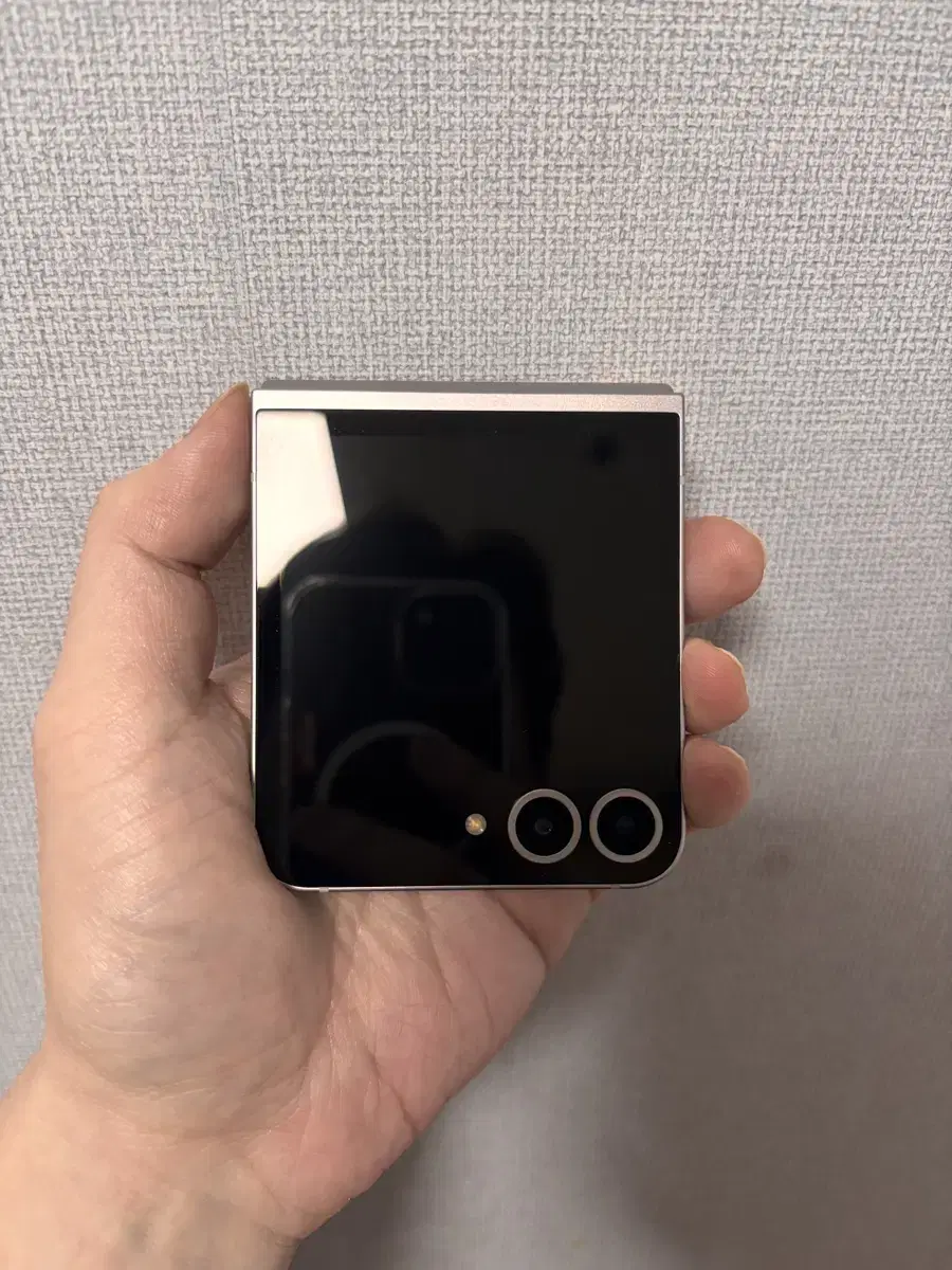 Z플립6 256기가 실버 팝니다